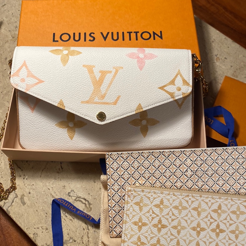 SOLD OUT Louis Vuitton Felicie Pochette special collection edition